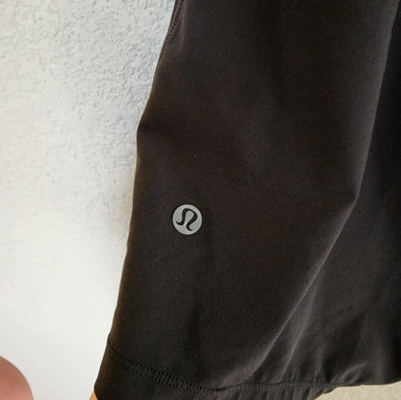 Lululemon shorts Size Medium - Picture 3 of 6